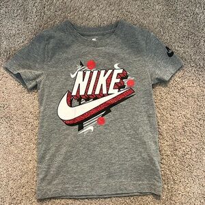 Toddler Nike t shirt, size 4t
